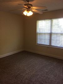 7229 Michael Benjamin Cir, Crestwood, Ky    2 Beds 2 Baths in Crestwood, KY (Photo 4 of 8)