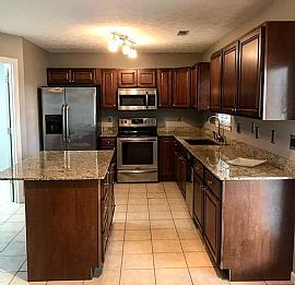 304 Swordfish Dr, Owensboro, Ky   3 Beds 2 Baths in Owensboro, KY (Photo 6 of 10)