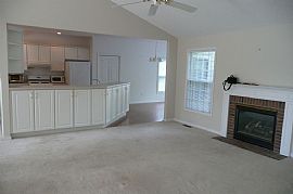 Beautiful 3 Bedroom Home in South Bend, IN (Photo 4 of 12)