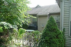 Beautiful 3 Bedroom Home in South Bend, IN (Photo 9 of 12)