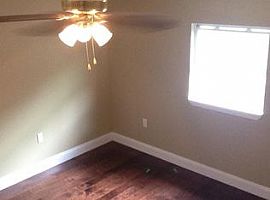 Charming 2/1  in New Orleans, LA (Photo 7 of 12)