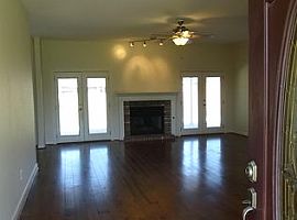 295 Stahlman Ave, Destin, Fl 32541 4 Beds 2 Baths 2,408 Sqft in Destin, FL (Photo 4 of 6)