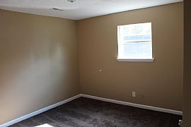 7401 Watson Ln, Louisville, Ky   5 Beds 2 Baths in Louisville, KY (Photo 8 of 8)