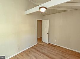 560 Shenandoah River Dr, Harpers Ferry, Wv 25425 in Harpers Ferry, WV (Photo 4 of 11)