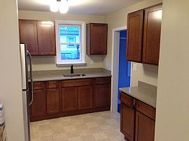 51 Botsford Ave, Milford, Ct 06460 3 Beds 1 Bath 900 Sqft in Milford, CT (Photo 4 of 4)