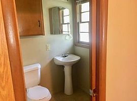3bed 1.5 Bath in Wichita, KS (Photo 4 of 4)