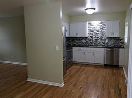 2bed 1 Bath in Overland Park, KS (Photo 2 of 5)