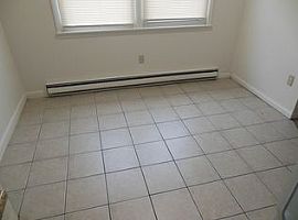 54 Park St Apt B2, Essex Junction, Vt 05452 in Essex Junction, VT (Photo 3 of 4)