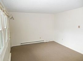 54 Park St Apt B2, Essex Junction, Vt 05452 in Essex Junction, VT (Photo 4 of 4)