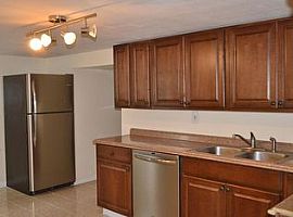 5 Beds 2 Baths in Syracuse, NY (Photo 3 of 7)