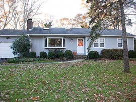 3 Beds 2 Baths in East Hampton, NY