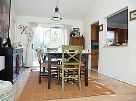 3 Beds 2 Baths in East Hampton, NY (Photo 4 of 8)