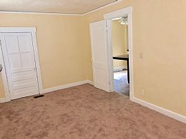 1415 Saint James Ct # Carriage, Louisville, Ky     2 Beds 1 Bat in Louisville, KY (Photo 3 of 8)