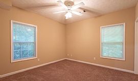 Charming 2 Bedroom  in Auburn, AL (Photo 5 of 8)