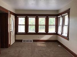 2bed 1 Bath in Toledo, OH (Photo 2 of 4)