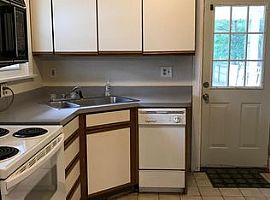 2bed 1 Bath in Toledo, OH (Photo 3 of 4)