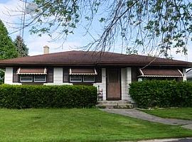 1561 16th Ave, Kenosha, Wi 53140 in Kenosha, WI