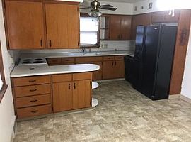 1561 16th Ave, Kenosha, Wi 53140 in Kenosha, WI (Photo 6 of 9)