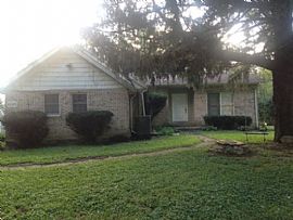 2 Beds 2.5 Baths in Burlington, KY (Photo 3 of 5)