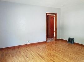 147 W Paradise Dr, West Bend, Wi 53095 in West Bend, WI (Photo 3 of 6)