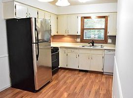 147 W Paradise Dr, West Bend, Wi 53095 in West Bend, WI (Photo 5 of 6)