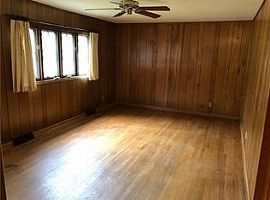 1826 Hopkins Ave, Eau Claire, Wi 54701 in Eau Claire, WI (Photo 4 of 11)