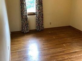 1826 Hopkins Ave, Eau Claire, Wi 54701 in Eau Claire, WI (Photo 6 of 11)