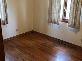 1826 Hopkins Ave, Eau Claire, Wi 54701 in Eau Claire, WI (Photo 7 of 11)