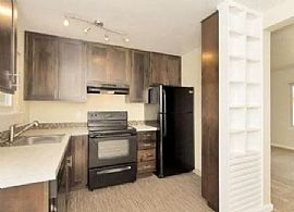 Attracting 2 Bedroom Apartment in Portland, OR (Photo 4 of 12)