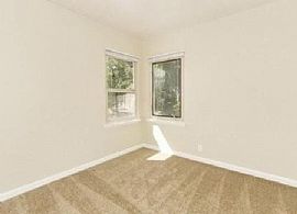 Attracting 2 Bedroom Apartment in Portland, OR (Photo 7 of 12)