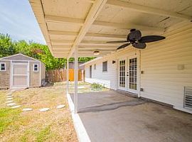 4 Beds 2 Baths 1,553 Sqft in Austin, TX (Photo 10 of 12)