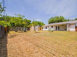 4 Beds 2 Baths 1,553 Sqft in Austin, TX (Photo 11 of 12)