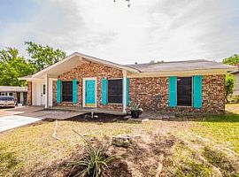 4 Beds 2 Baths 1,553 Sqft in Austin, TX (Photo 12 of 12)