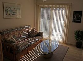 3 Beds 2 Baths 2,200 Sqft in East Hampton, NY (Photo 8 of 12)