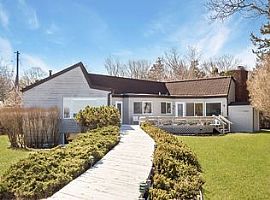 4 Beds 3 Baths 4,000 Sqft in East Hampton, NY
