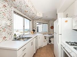 4 Beds 3 Baths 4,000 Sqft in East Hampton, NY (Photo 5 of 12)