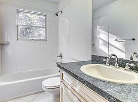 4 Beds 3 Baths 2,000 Sqft in Southampton, NY (Photo 8 of 11)