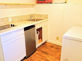 624 E Whitman St, Pocatello, Id  in Pocatello, ID (Photo 2 of 6)