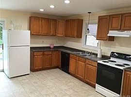 87 Deepwood Dr, Lebanon, Ct 06249 in Lebanon, CT (Photo 3 of 8)