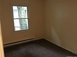 87 Deepwood Dr, Lebanon, Ct 06249 in Lebanon, CT (Photo 4 of 8)