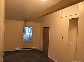 87 Deepwood Dr, Lebanon, Ct 06249 in Lebanon, CT (Photo 5 of 8)