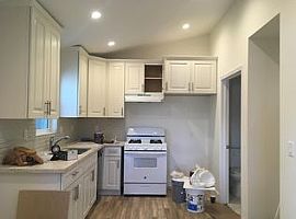 1 Bed 1 Bath in Encino, CA (Photo 3 of 5)