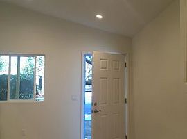 1 Bed 1 Bath in Encino, CA (Photo 4 of 5)