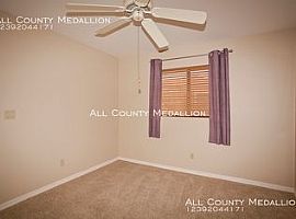 A Lovely 4 Bed Apaertment in Alva, FL (Photo 4 of 12)