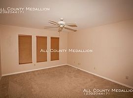 A Lovely 4 Bed Apaertment in Alva, FL (Photo 6 of 12)