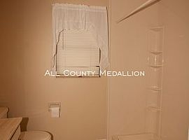 A Lovely 4 Bed Apaertment in Alva, FL (Photo 7 of 12)