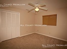 A Lovely 4 Bed Apaertment in Alva, FL (Photo 9 of 12)