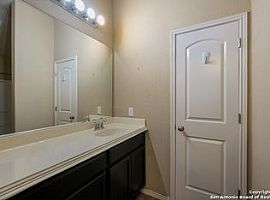 3 Bedroom 2 Bath  in San Antonio, TX (Photo 9 of 10)