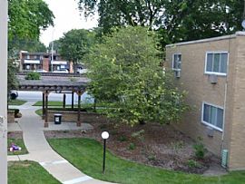 1 Bed 1 Bath in Mount Prospect, IL