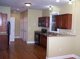 2 Bed Room in New Orleans, LA (Photo 3 of 11)